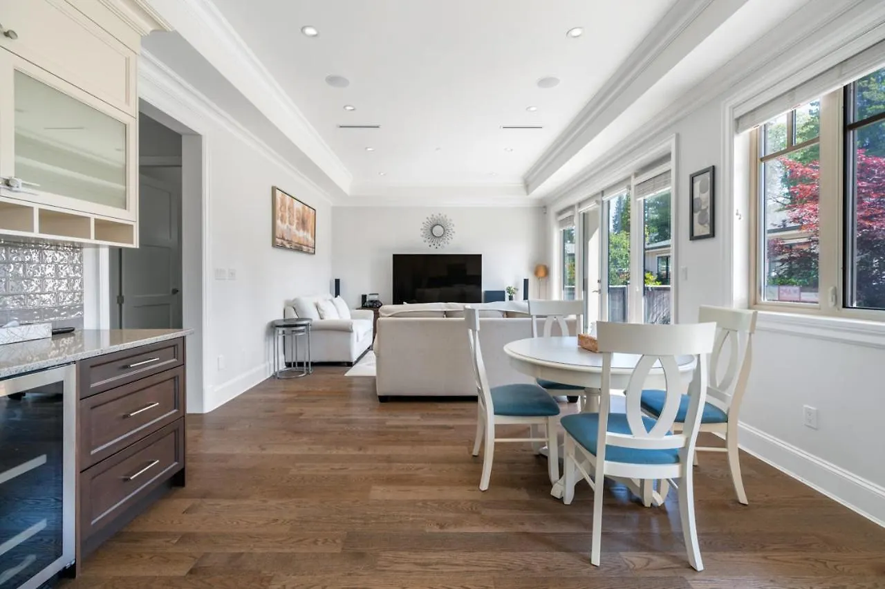 Elegant Vancouver Room With Private Bathroom Gæstehus