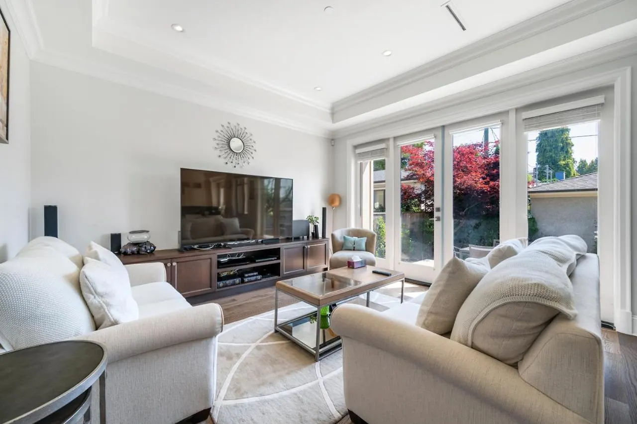 Gæstehus Elegant Vancouver Room With Private Bathroom