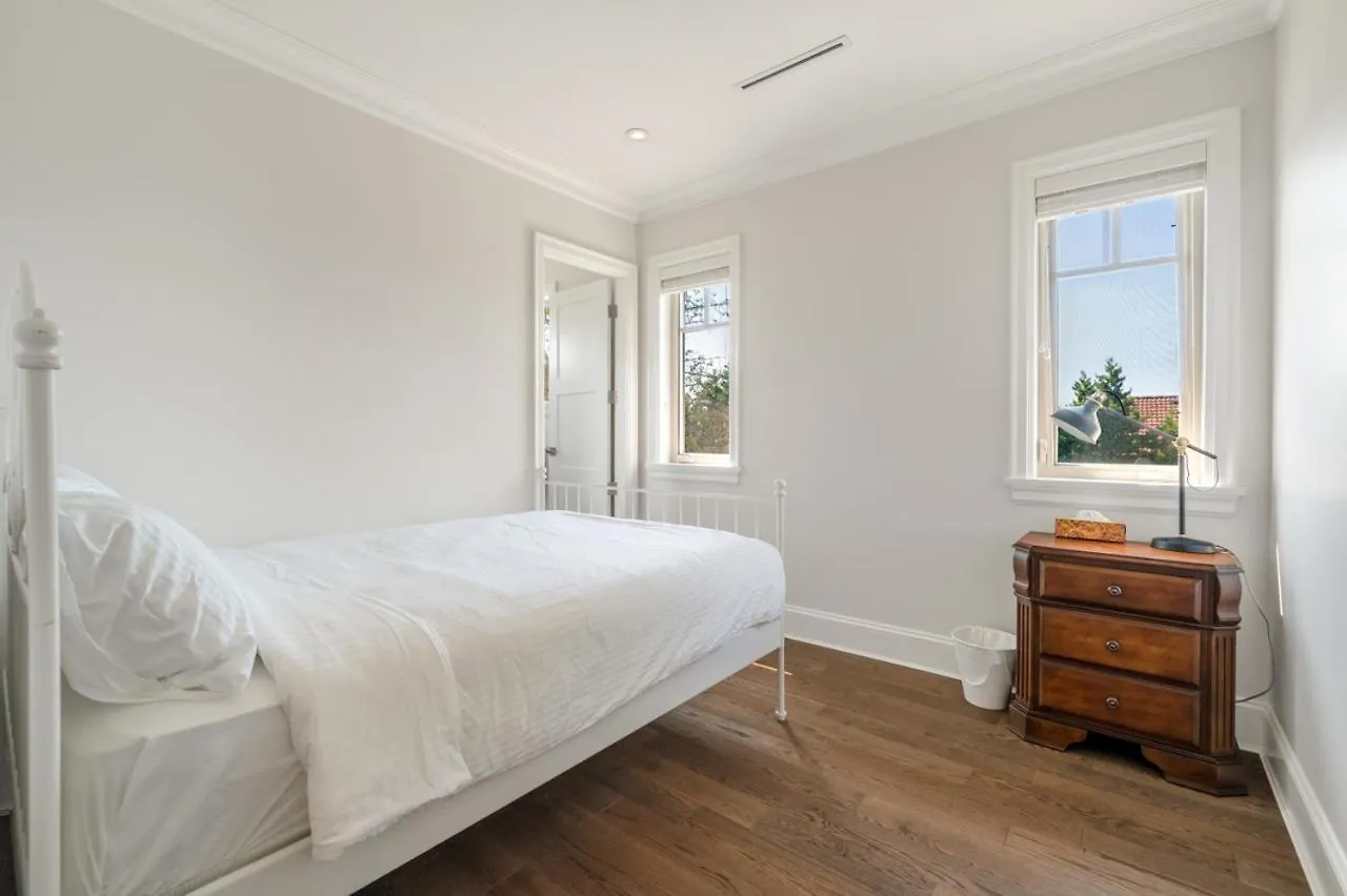 Elegant Vancouver Room With Private Bathroom